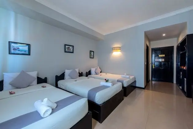 Superior Üç Kişilik Oda (Free 1 way pick up)