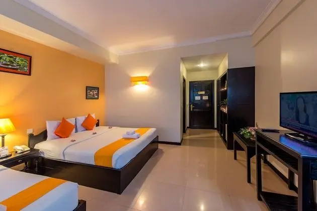 Superior Üç Kişilik Oda (Free 1 way pick up)
