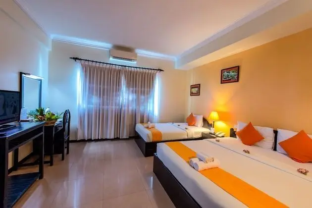 Superior Üç Kişilik Oda (Free 1 way pick up)