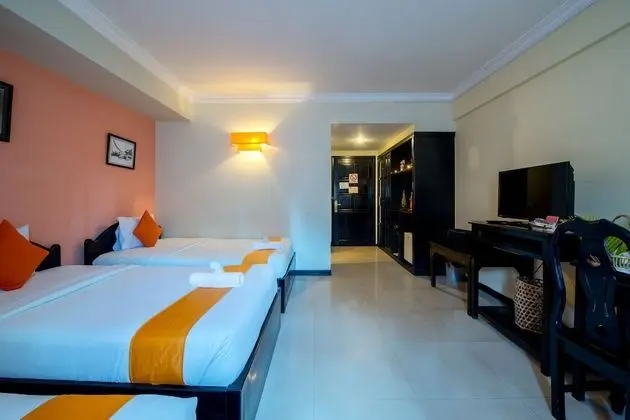 Superior Üç Kişilik Oda (Free 1 way pick up)