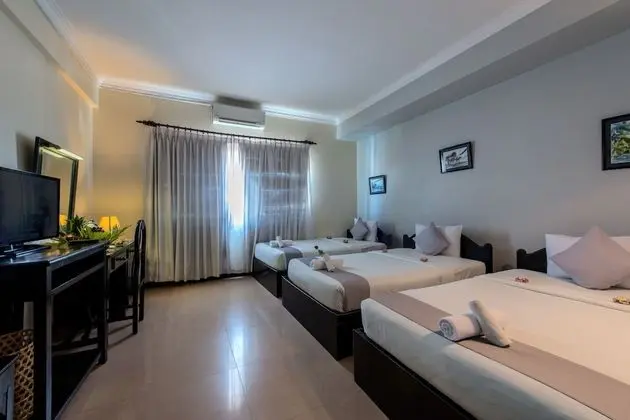 Superior Üç Kişilik Oda (Free 1 way pick up)