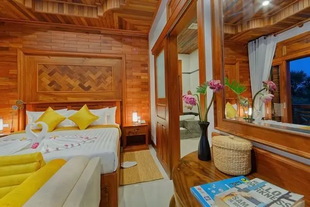 Presidential Suite, Pool View, 2 Bedrooms - Two ways airport transfer