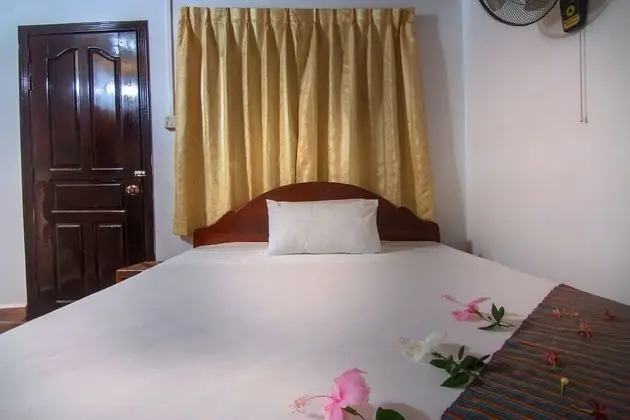 Single Room Garden View with individual kiosk and hammock