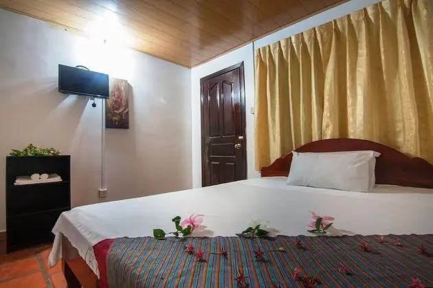 Single Room Garden View with individual kiosk and hammock