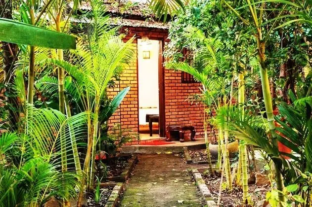 Single Room Garden View with individual kiosk and hammock