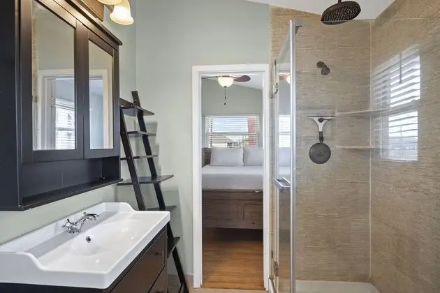 Ev, Birden Çok Yatak, Veranda, Plaj Manzaralı (Anglers Court Beach Villa #3)