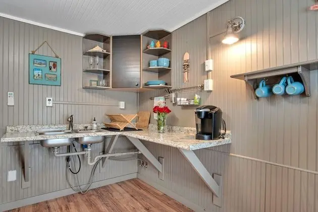 Ev, 1 Çift Kişilik Yatak, Veranda (ANG2-Anglers Court Beach Cottage #2)