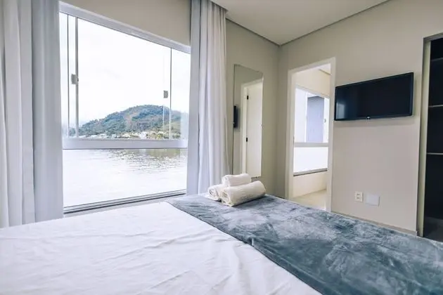 Luxury Oda