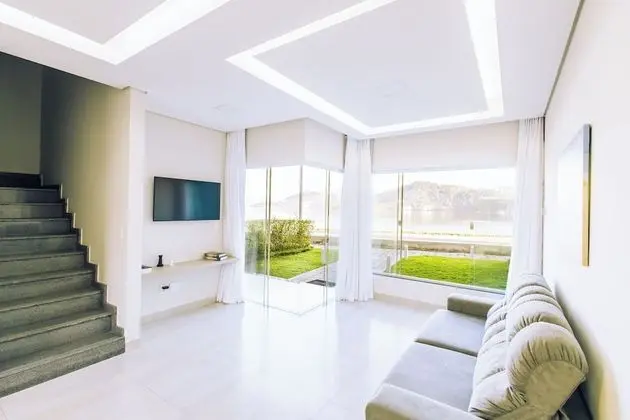 Luxury Oda