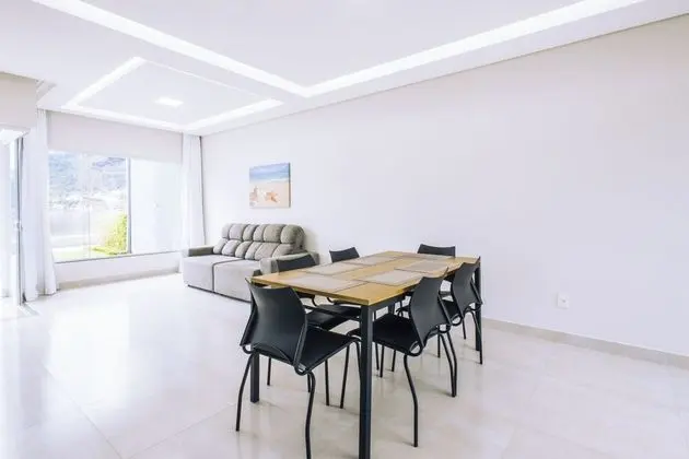 Luxury Oda
