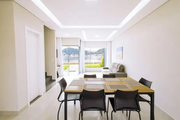 Luxury Oda
