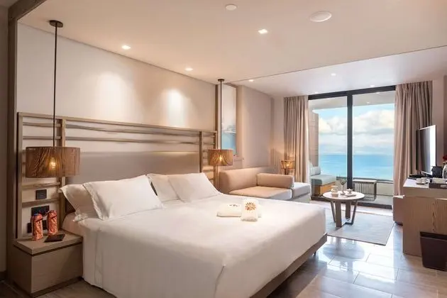 Grand Oda, 1 En Büyük (King) Boy Yatak ve Çekyat, Deniz Manzaralı
