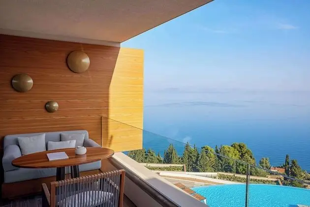 Grand Oda, 1 En Büyük (King) Boy Yatak ve Çekyat, Deniz Manzaralı