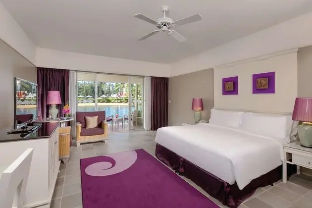 Laguna Poolside Room