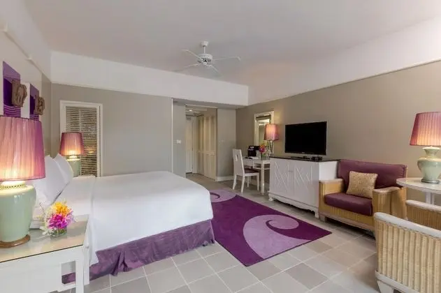 Laguna Poolside Room