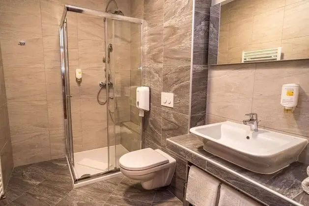 Deluxe Üç Kişilik Oda