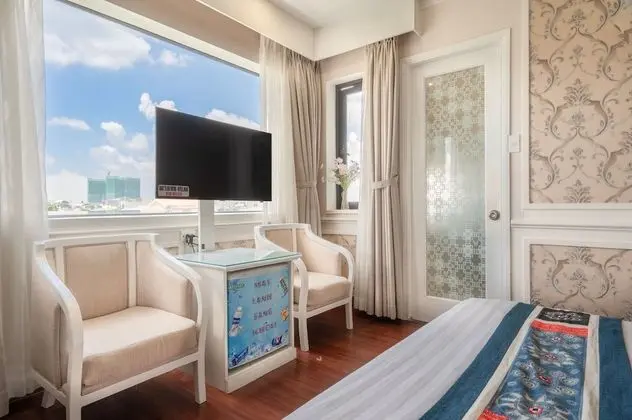 Premium Tek Büyük Yataklı Oda