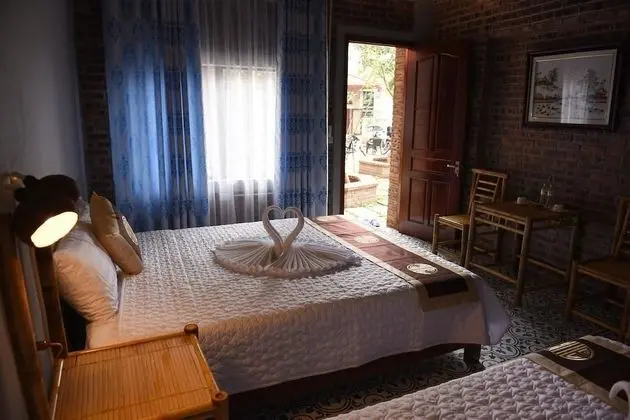 Üç Kişilik Oda, Bahçe Manzaralı