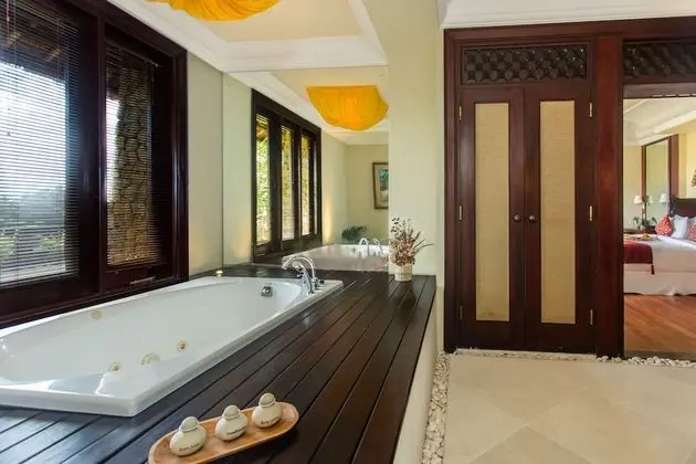 Süit, Vadi Manzaralı (Pool)