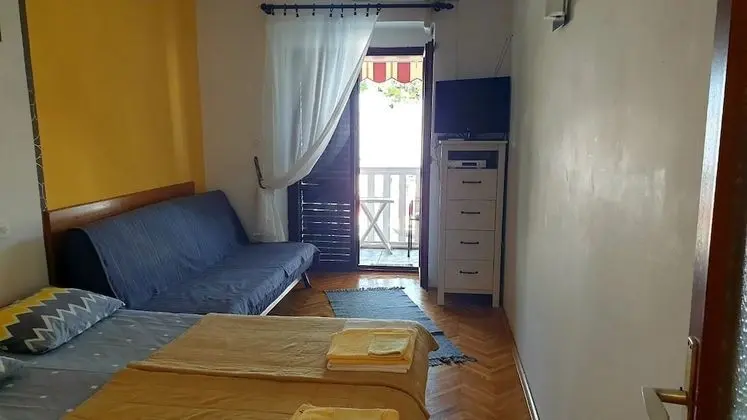 Stüdyo (Ani - 10 M from the sea - SA2 žuti(2)