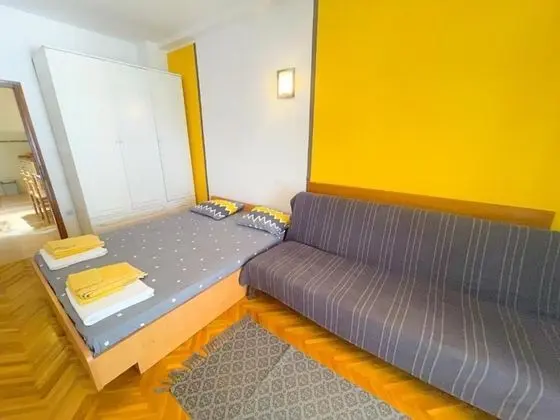 Stüdyo (Ani - 10 M from the sea - SA2 žuti(2)