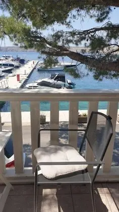 Stüdyo (Ani - 10 M from the sea - SA2 žuti(2)