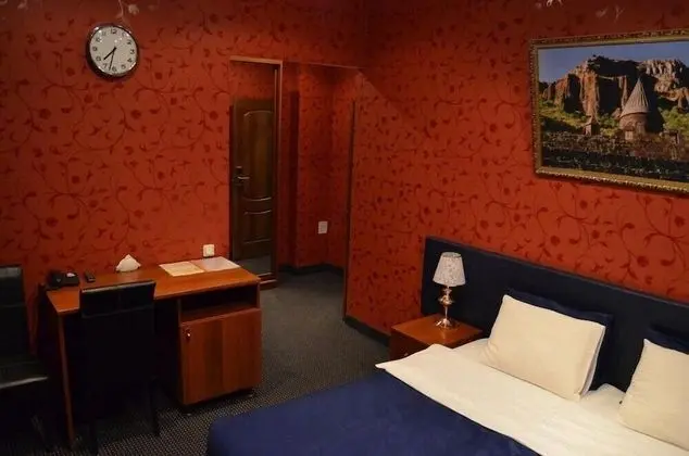 Standard Tek Büyük Yataklı Oda