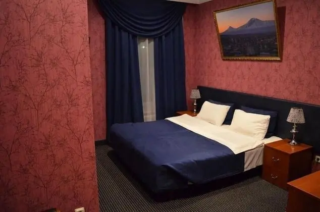 Standard Tek Büyük Yataklı Oda