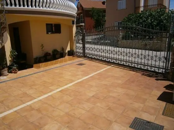 Apart Daire (Ani - modern - A1 prizemlje(2+2))