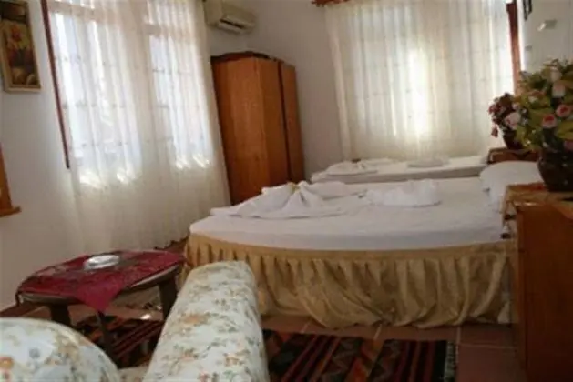 Klasik İki Yataklı Oda