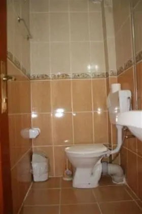 Üç Kişilik Oda