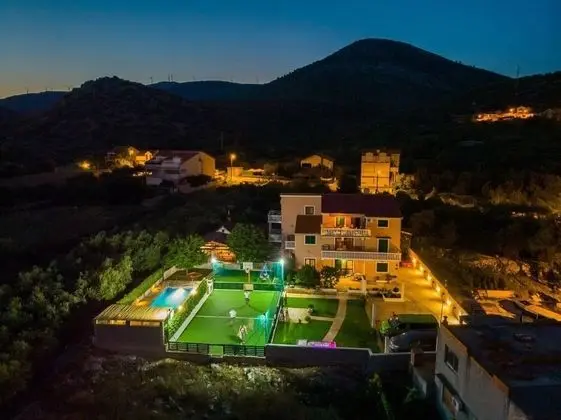 Apart Daire (Ani - with pool and hot tub - A1(7))