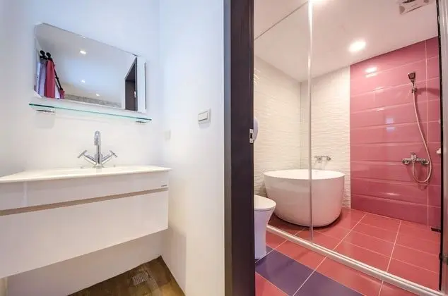 Deluxe Tek Büyük Yataklı Oda, Balkon, Şehir Manzaralı