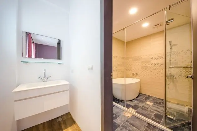 Deluxe Tek Büyük Yataklı Oda, Balkon, Şehir Manzaralı