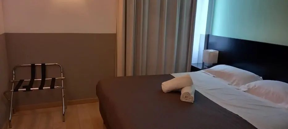 Standard Tek Büyük Yataklı Oda