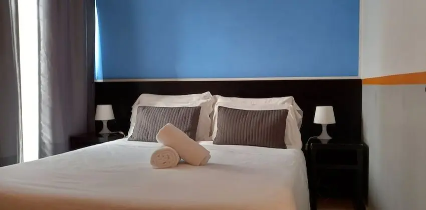 Standard Tek Büyük Yataklı Oda