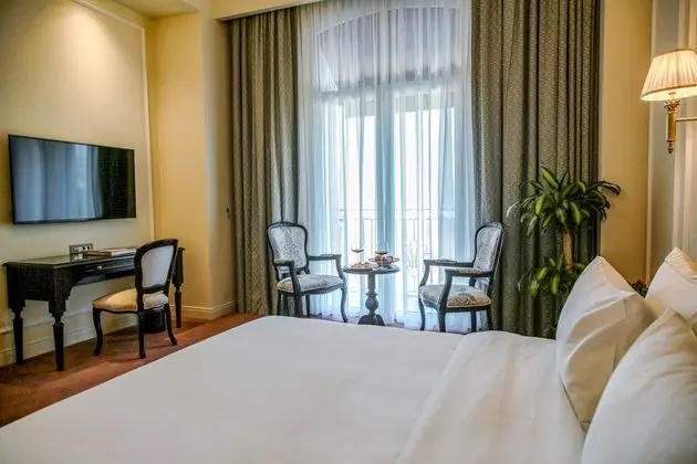 Deluxe Geniş Yataklı Oda