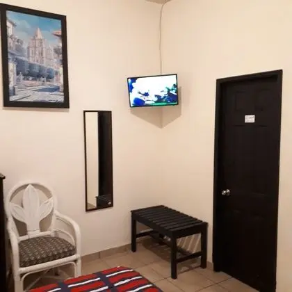 Büyük Yataklı Tek Kişilik Oda
