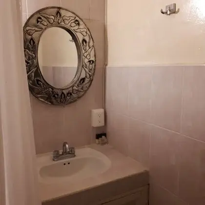 Büyük Yataklı Tek Kişilik Oda