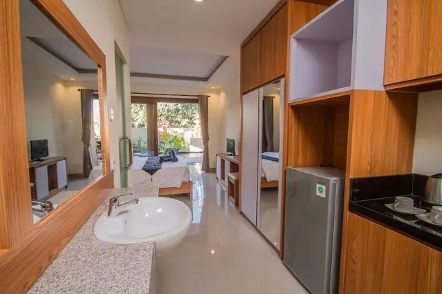 Deluxe Tek Büyük Yataklı Oda, Havuz Kullanımı