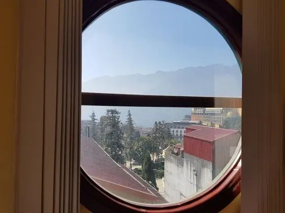 Deluxe Tek Büyük Yataklı Oda, Dağ Manzaralı