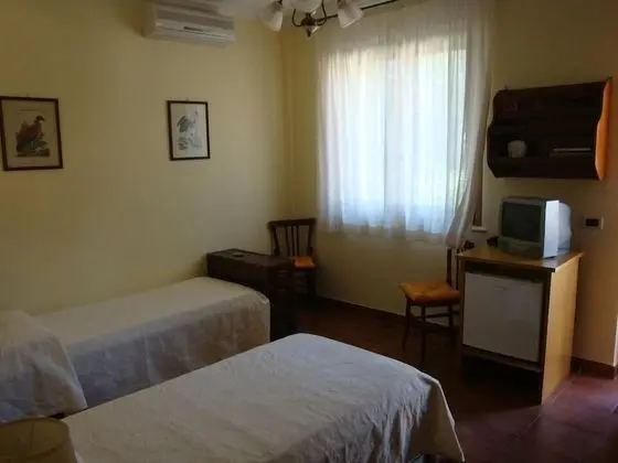 İki Ayrı Yataklı Oda, 3 Tek Kişilik Yatak, Bahçe Manzaralı