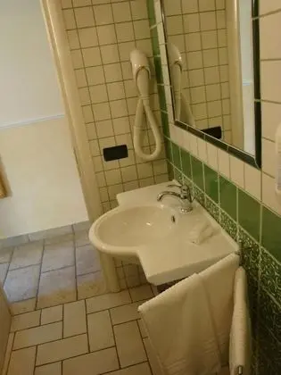 İki Ayrı Yataklı Oda, 3 Tek Kişilik Yatak, Bahçe Manzaralı