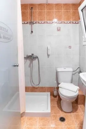 Üç Kişilik Oda