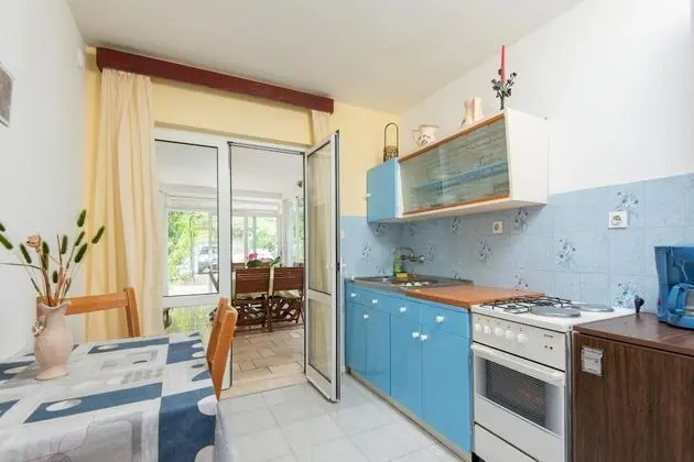 Ev (Anita - with pool - H(8+2))