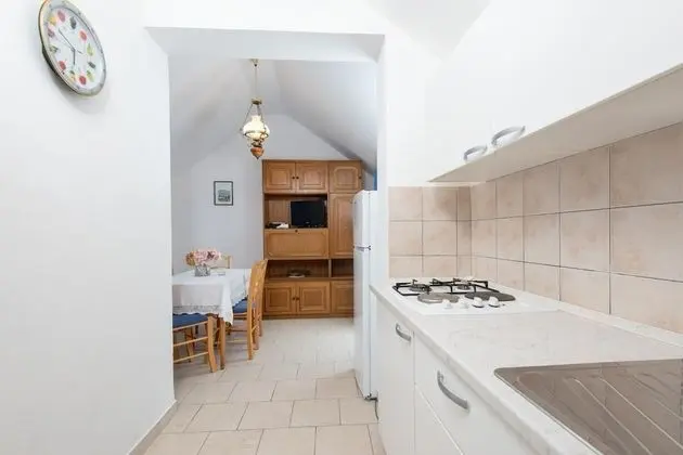 Ev (Anita - with pool - H(8+2))