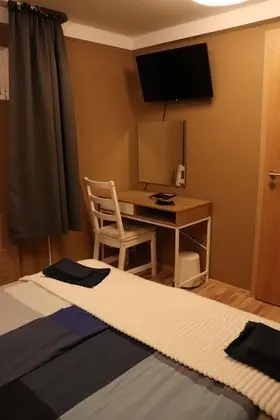 Basic Tek Büyük Yataklı Oda, Ortak Banyo