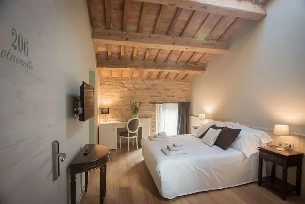 Standard Tek Büyük Yataklı Oda