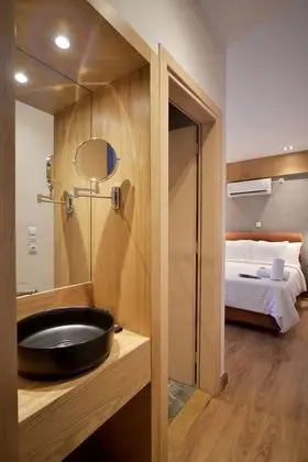 Suite with Hot Tub and Mountain View