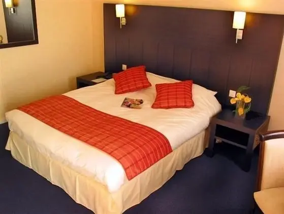 Büyük Yataklı Tek Kişilik Oda